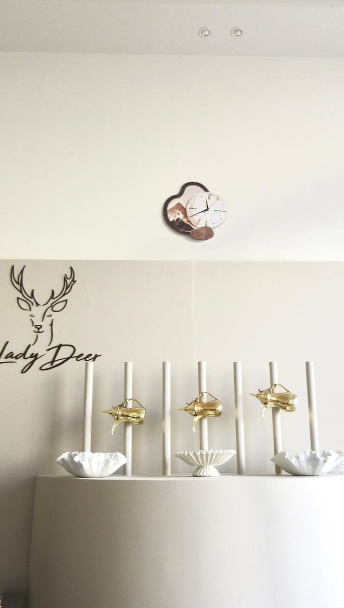 Styled service corner with florals